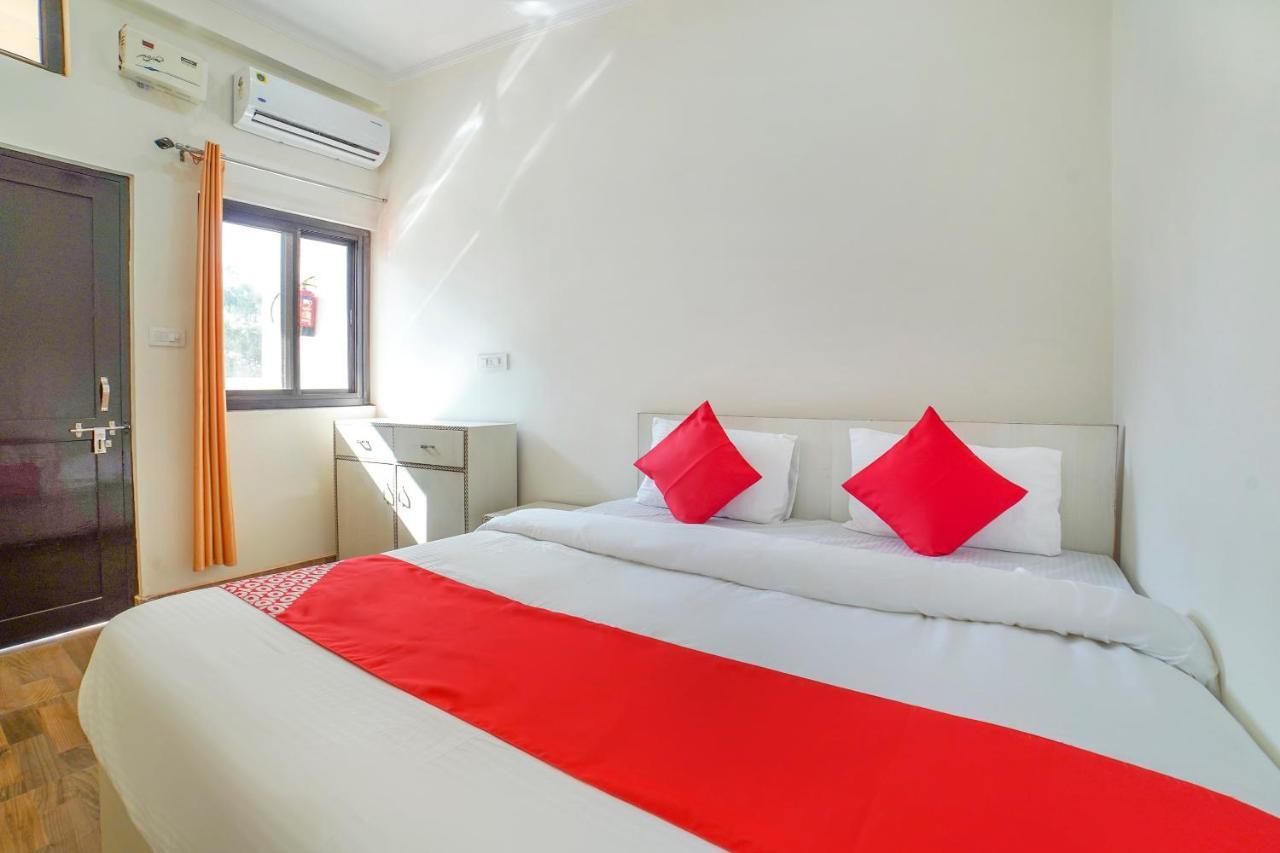 โอโย 67163 อนันธรรม เรซิเดนซี Hotel Narendra Nagar ภายนอก รูปภาพ